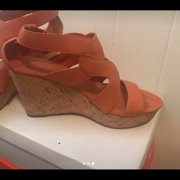 NINE WEST WEDGE SIZE 7 - Picture 3 of 3